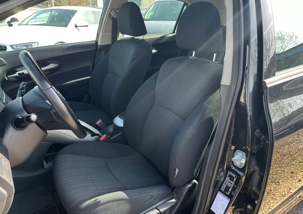 Toyota Auris cena 29900 przebieg: 129240, rok produkcji 2010 z Warta małe 596